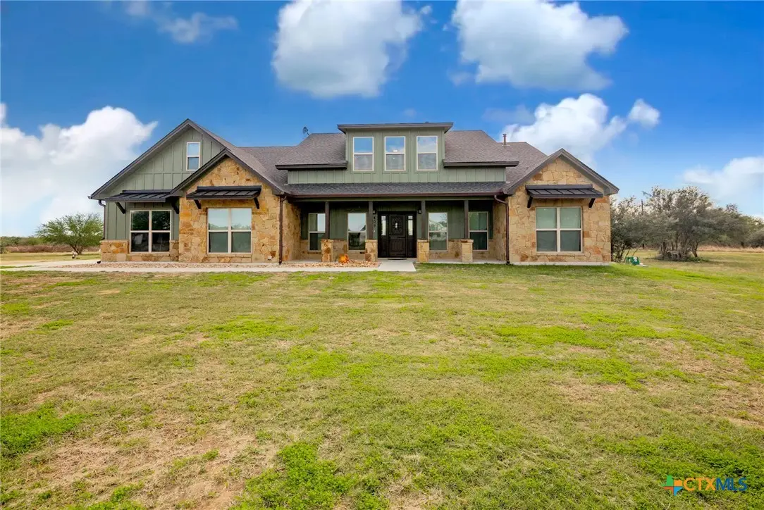 405 Battle Dr, Goliad, TX 77963 - #1