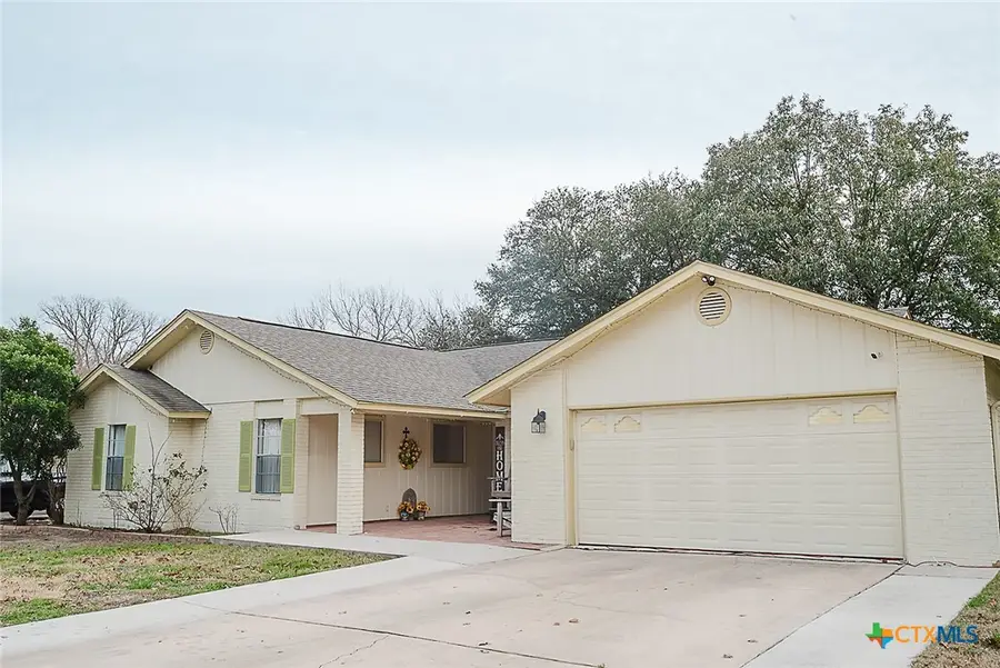 1551 Willow Creek Road, Seguin, TX 78155 - Image #2