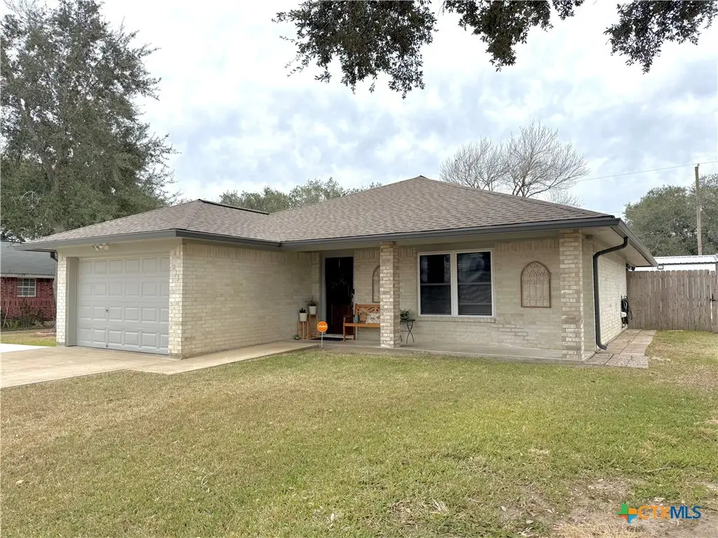 213 Sparrow Lane, Victoria, TX 77905 - #1