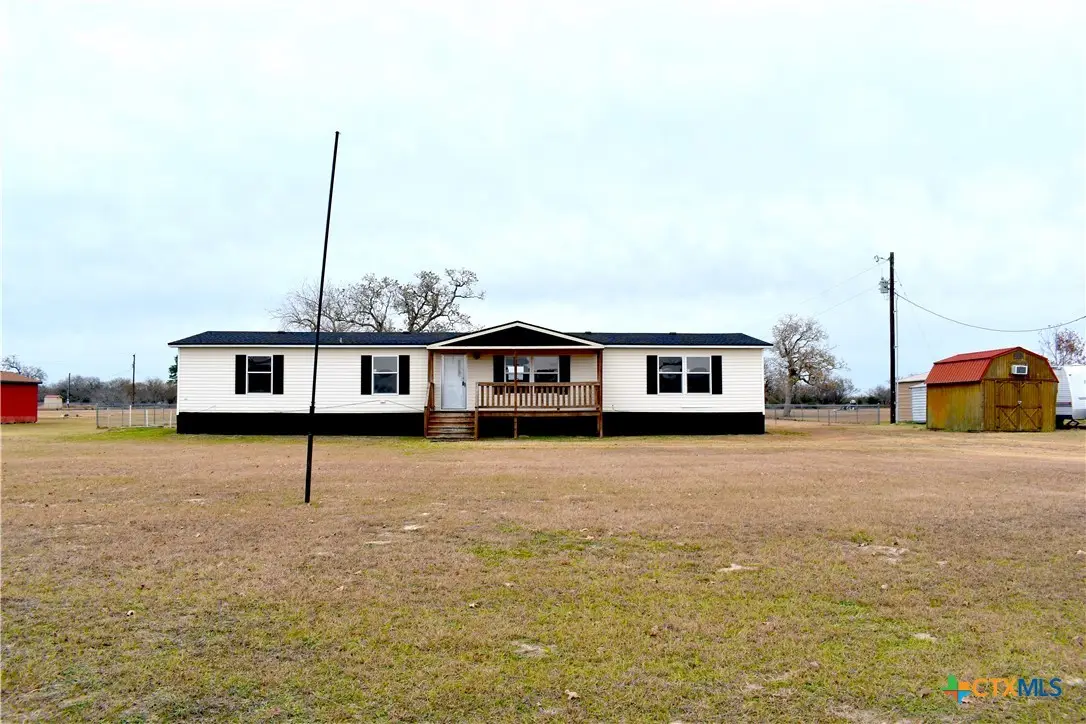 422 W Oaks, Victoria, TX 77905 - #1