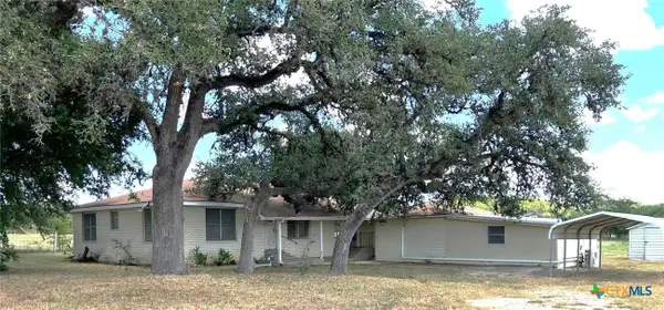 487 Us Highway 77a N, Cuero, TX 77954