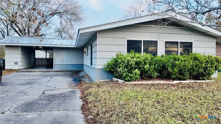 808 Fern Ln, Victoria, TX 77904 - #2