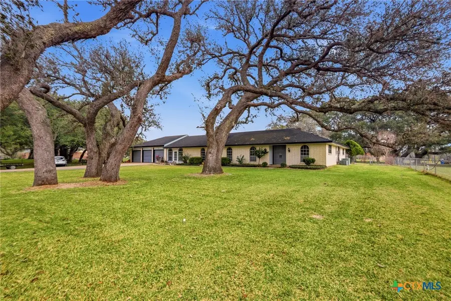 703 Tranquillo Dr, Victoria, TX 77905 - #2