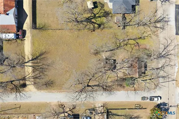 204 S Karnes Street, Cameron, TX 76520