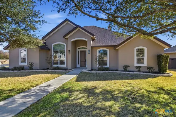 647 Oak Creek Parkway, Seguin, TX 78155