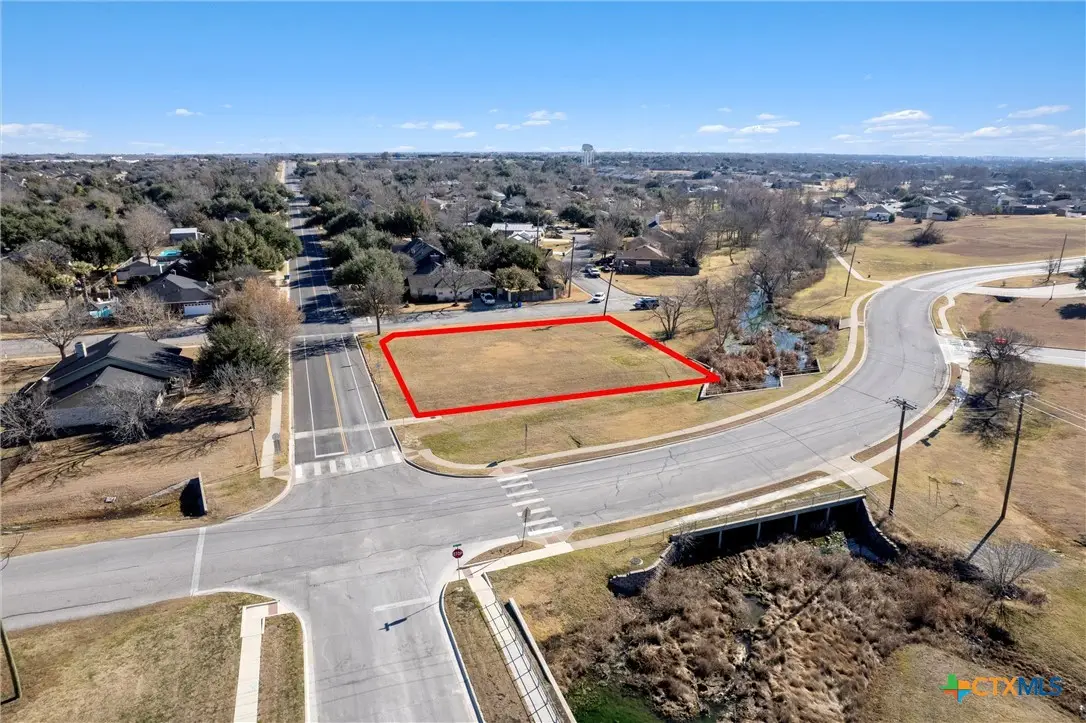 3949 Pinehurst Drive, Taylor, TX 76574 - #1