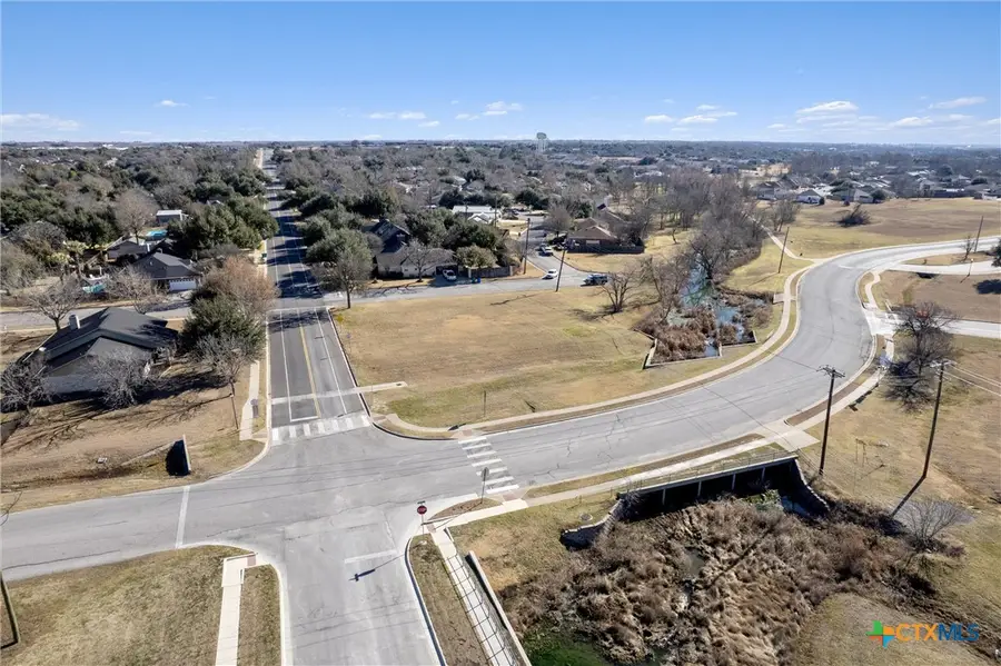 3949 Pinehurst Drive, Taylor, TX 76574 - #2