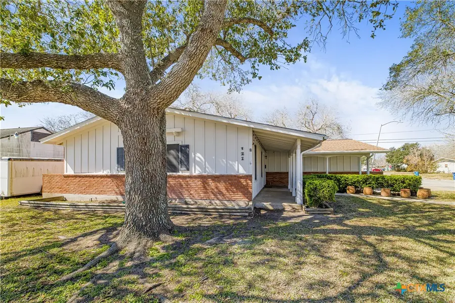 121 Bonham Street, Port Lavaca, TX 77979 - #2