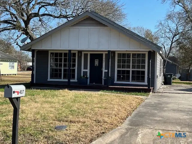407 Bois D' Arc, Edna, TX 77957 - #2