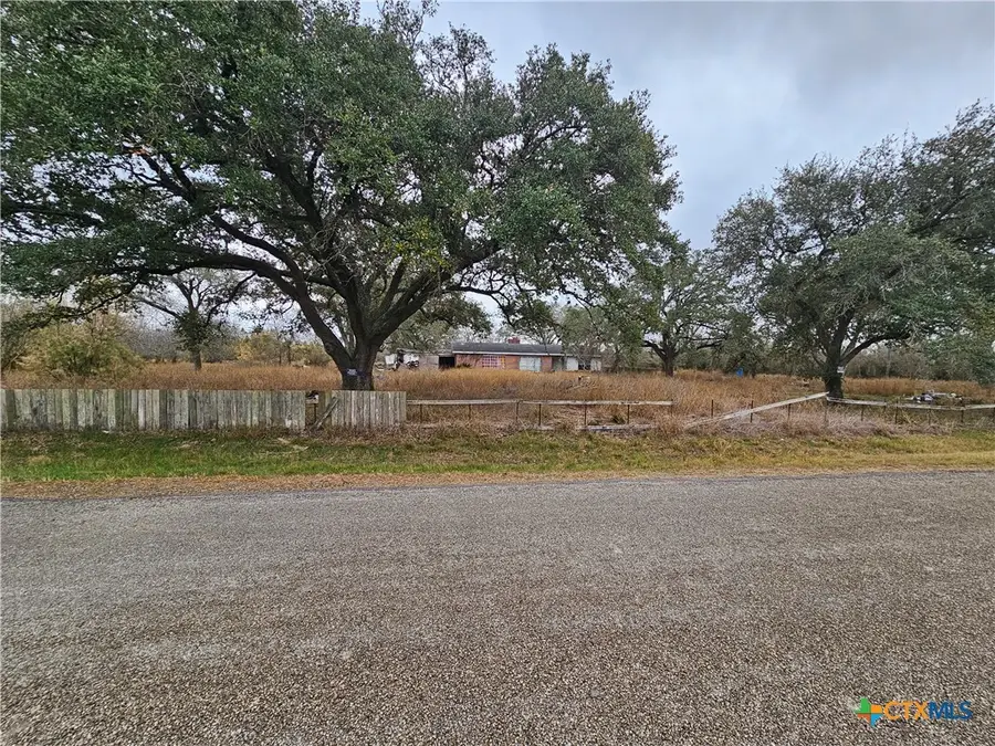 393 Jessica Drive, Victoria, TX 77904 - #2