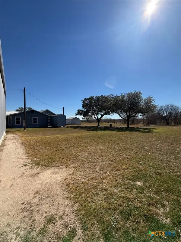 226 County Road 300, Karnes City, TX 78118