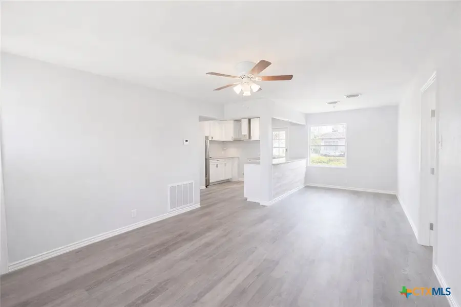 105 Massanet Street, Port Lavaca, TX 77979 - #3