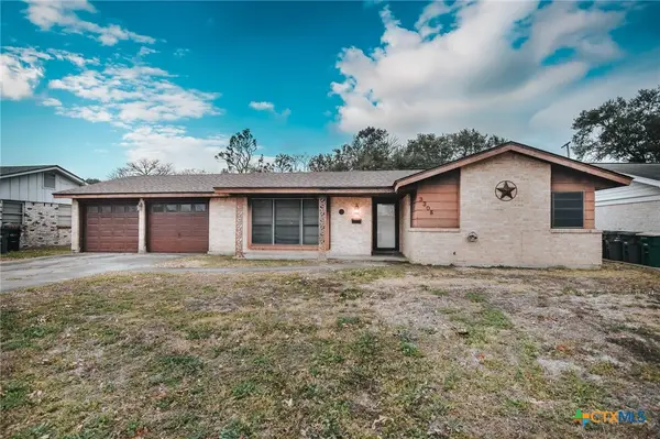 3308 Erwin Avenue, Victoria, TX 77901
