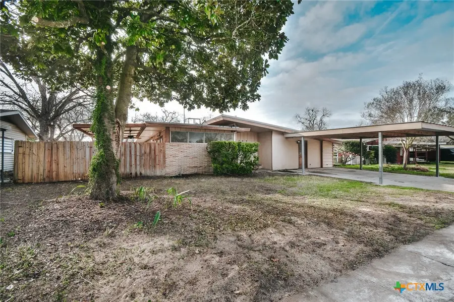 909 Fern Lane, Victoria, TX 77904 - #2