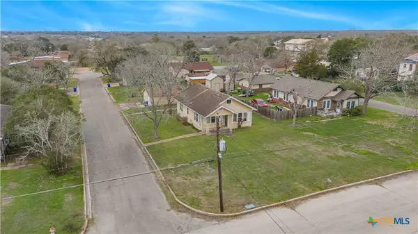 902 Hopkins Street, Yoakum, TX 77995