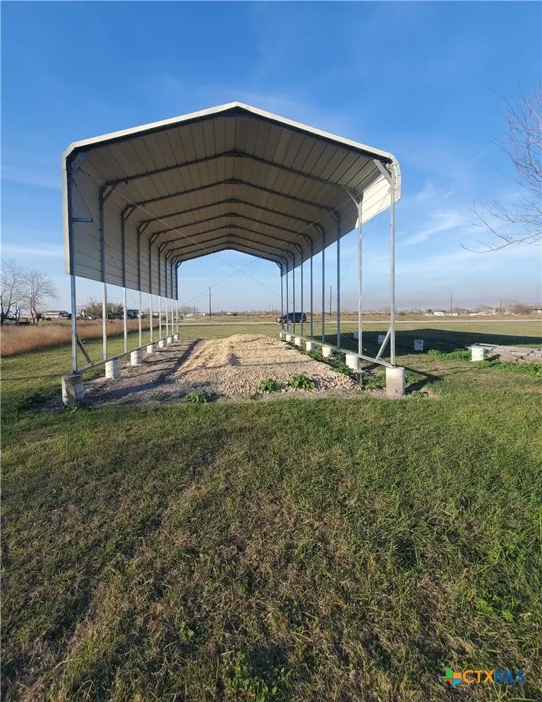 709-711 W Oakland Avenue, Seadrift, TX 77983 - #2