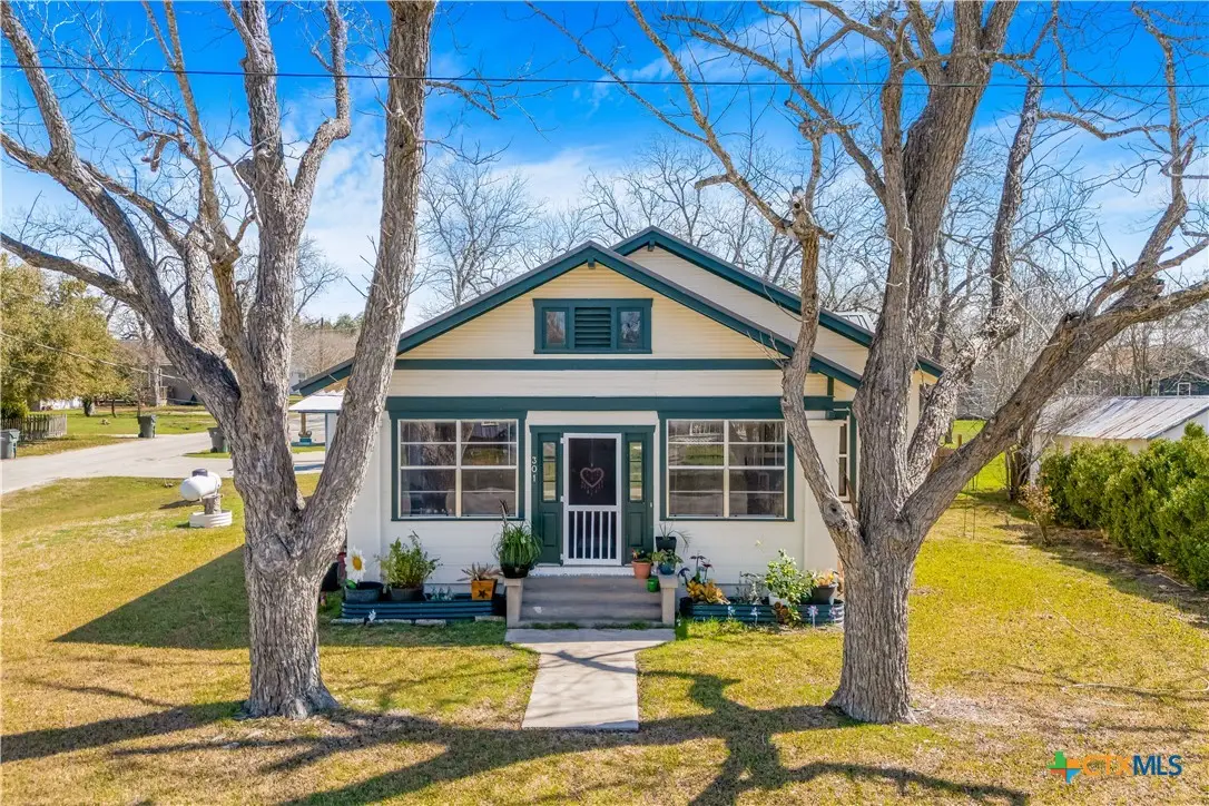 301 S Pecan Street, Moulton, TX 77975 - #1