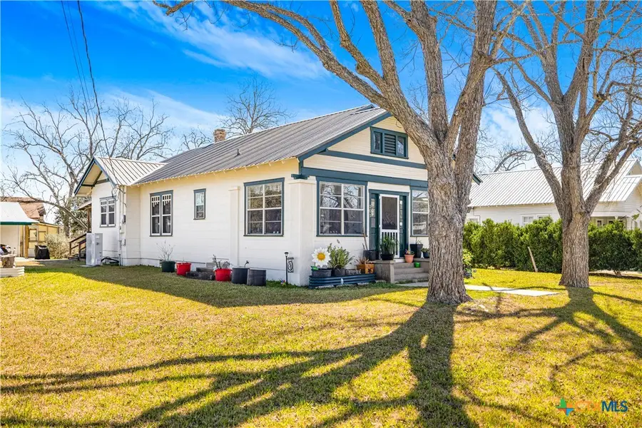 301 S Pecan Street, Moulton, TX 77975 - #2