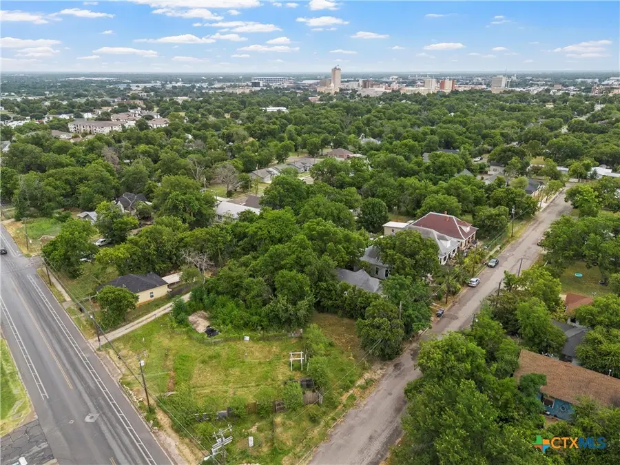 1407 N 12th Street, Waco, TX 76707 - #2