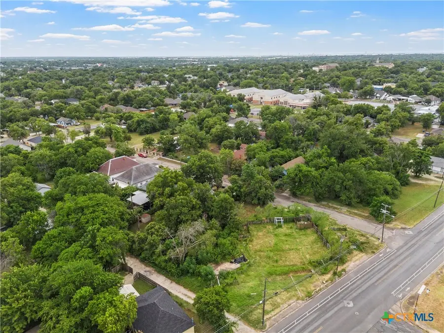 1407 N 12th Street, Waco, TX 76707 - #3