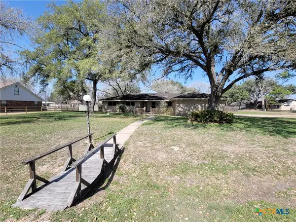 1006 Blyth Road, Victoria, TX 77904