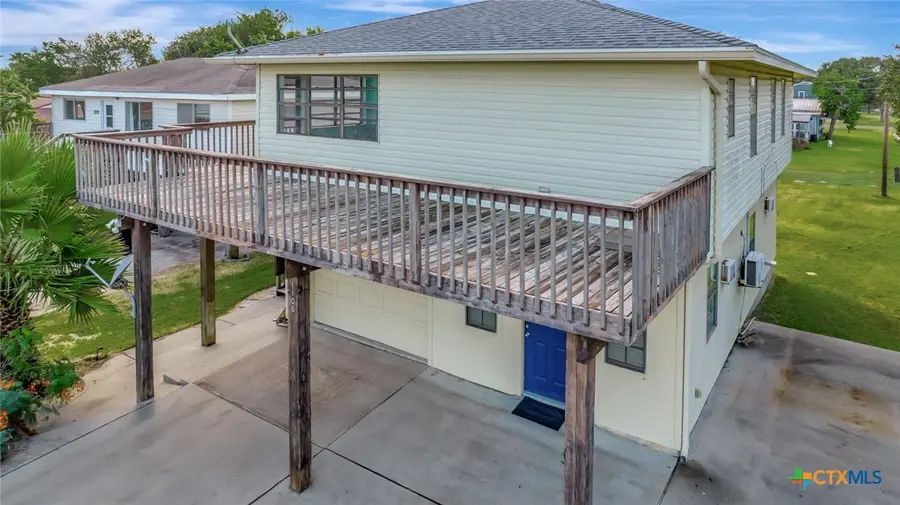 1106 W Jefferson Avenue, Port Oconnor, TX 77982 - #3
