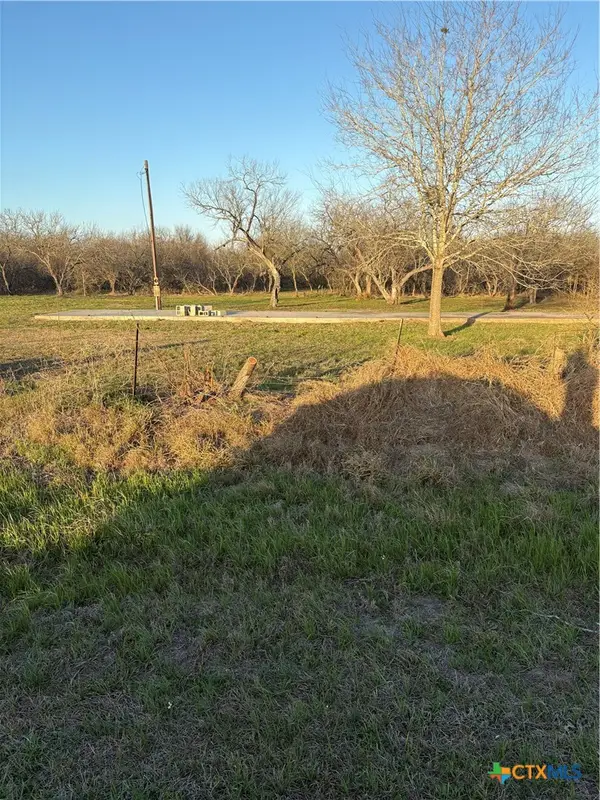 1683 Kemper City Road, Victoria, TX 77905