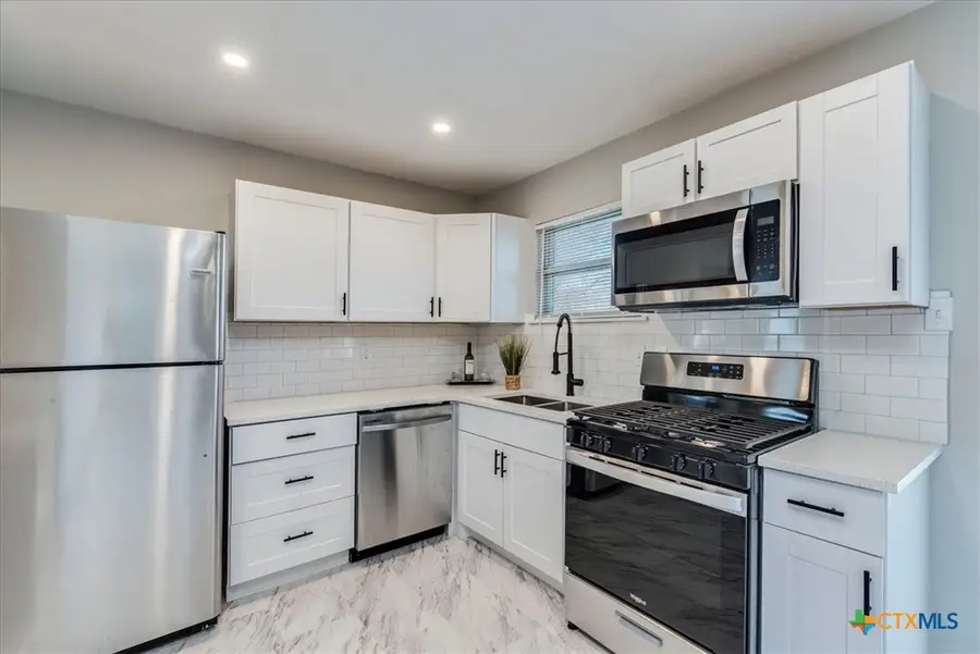 704 S 3rd Street, Copperas Cove, TX 76522 - #3