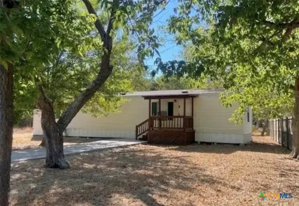 309 Cottonwood Avenue, Luling, TX 78648