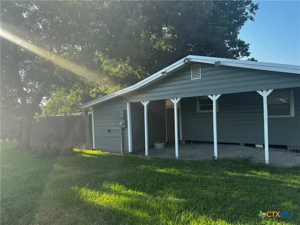 203 Oleander Avenue, Tivoli, TX 77990