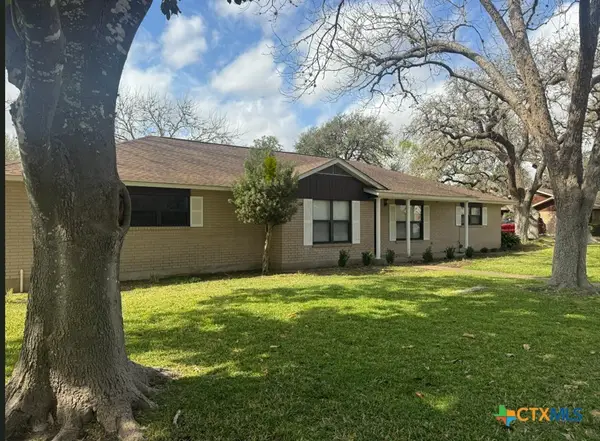 1209 E Morgan Avenue, Cuero, TX 77954