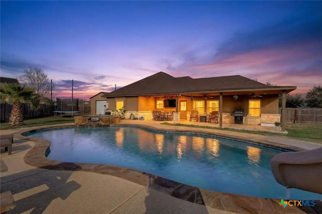 115 Lorenz, Stockdale, TX 78160 - #1