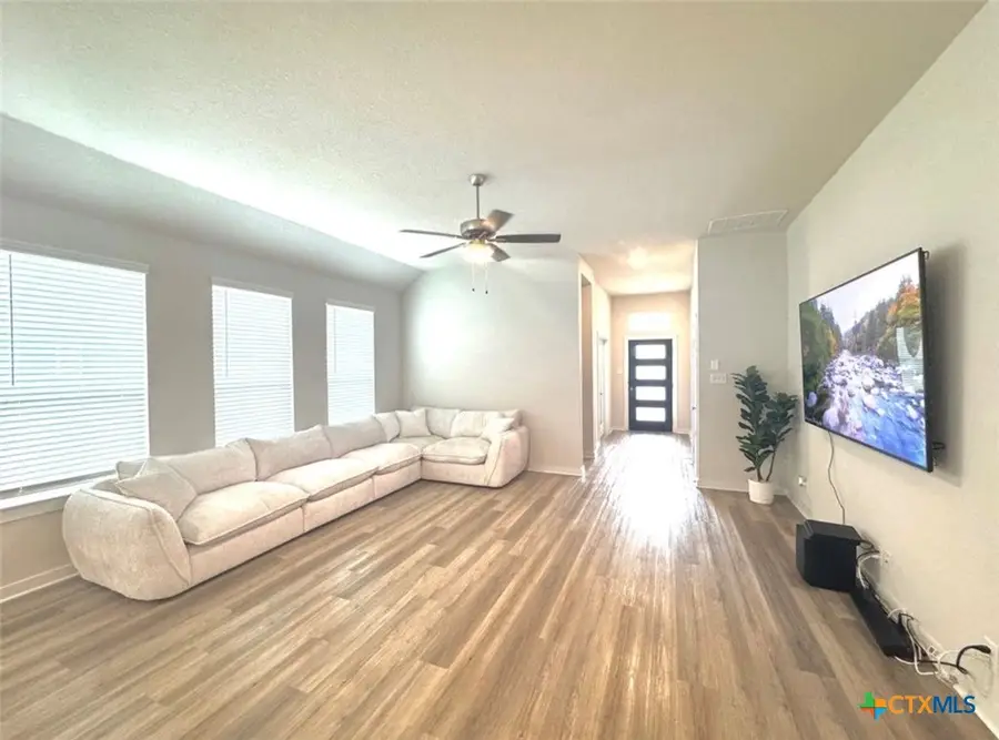 1937 Edelweiss, New Braunfels, TX 78130 - #3