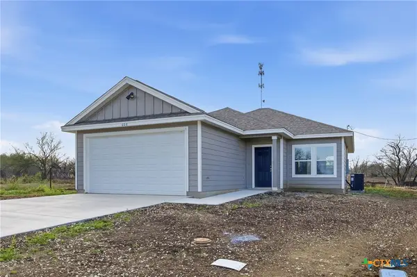 608 Mustang Circle, Nixon, TX 78140