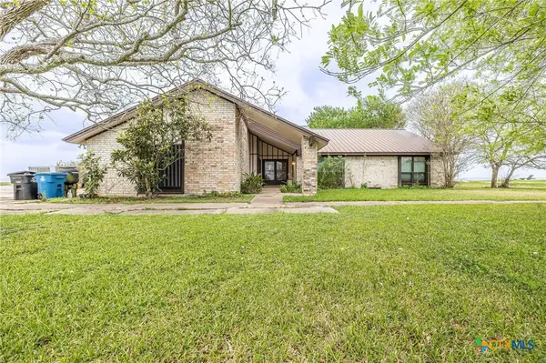 3 Bayshore Drive, Port Lavaca, TX 77979