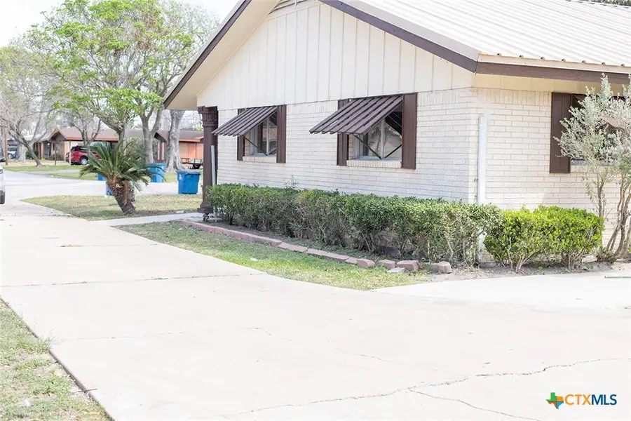 405 Westwood Drive, Port Lavaca, TX 77979 - #3