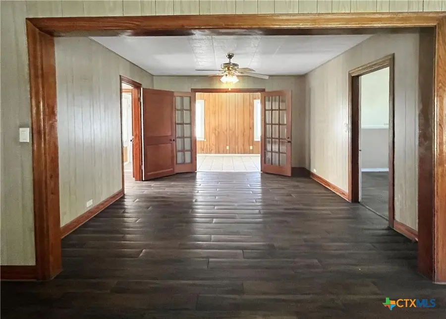 1915 & 1925 S Wall Street, Belton, TX 76513 - #3