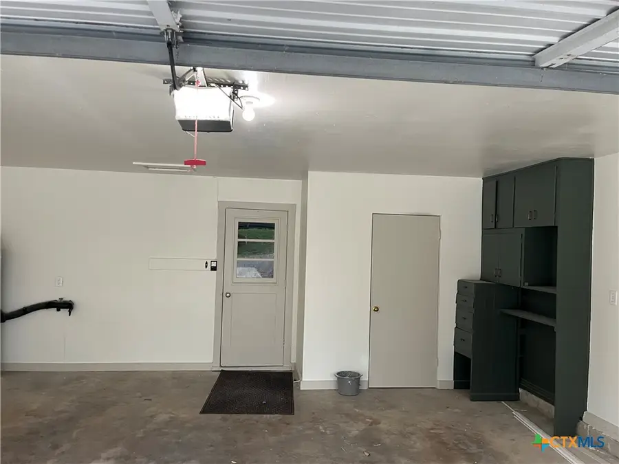 502 W Avenue A, Lampasas, TX 76550 - #3