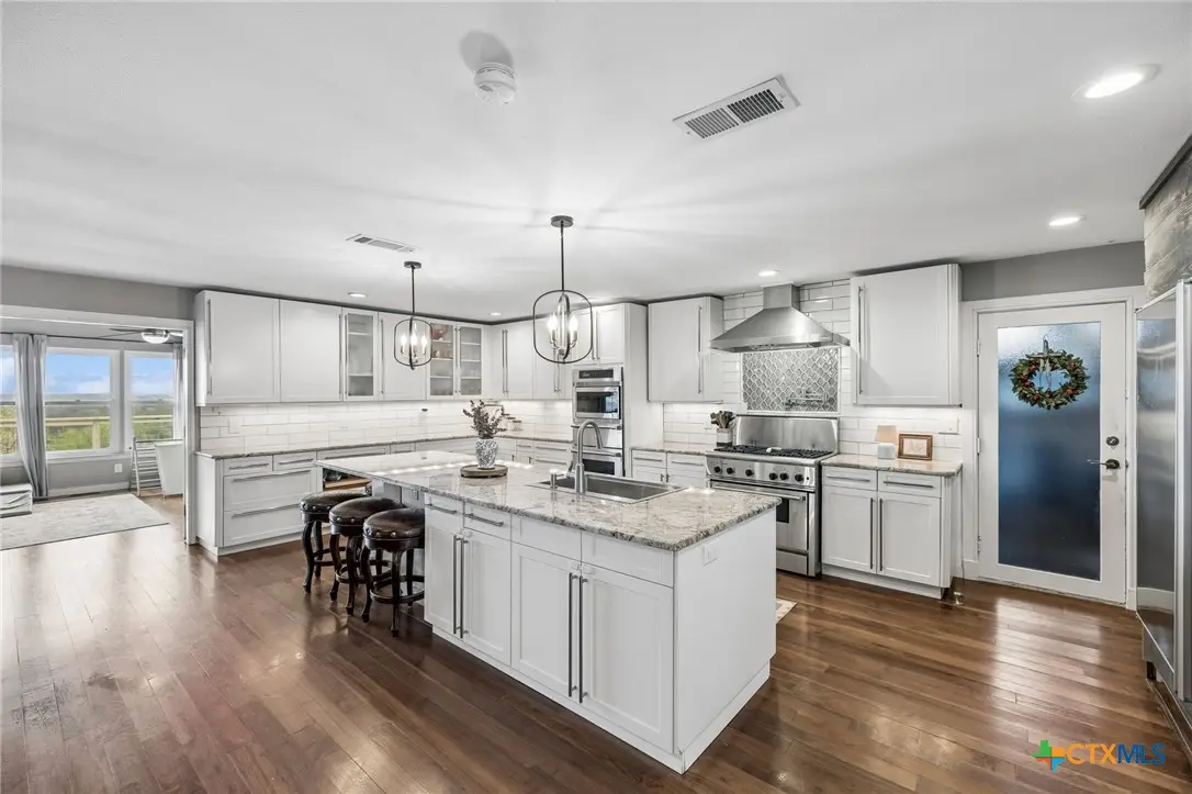 677 Floral Avenue, New Braunfels, TX 78130 - #1