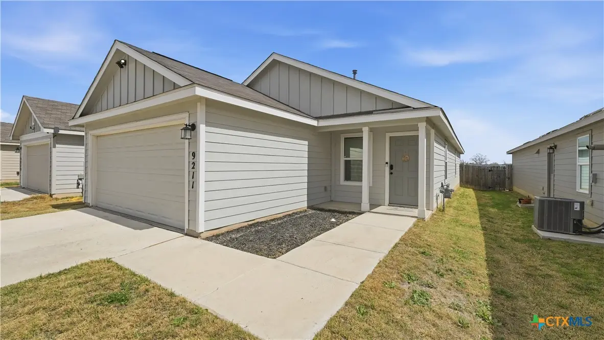 9211 Navarro Vista, Seguin, TX 78155 - #1