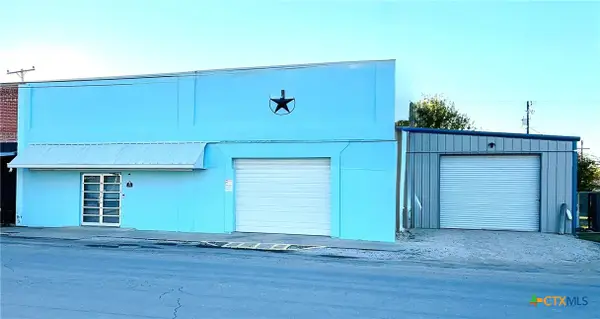 316 S Main Street, Seadrift, TX 77983