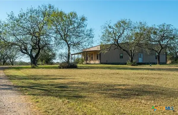 813 Pleasant Acres Drive, Seguin, TX 78155