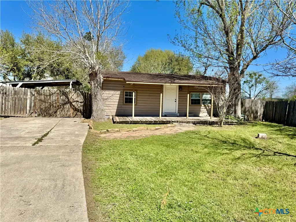 4904 Lone Tree Road, Victoria, TX 77901 - #1