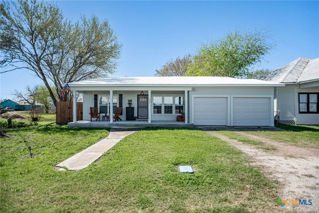 305 W Dallas Avenue, Seadrift, TX 77983 - #1