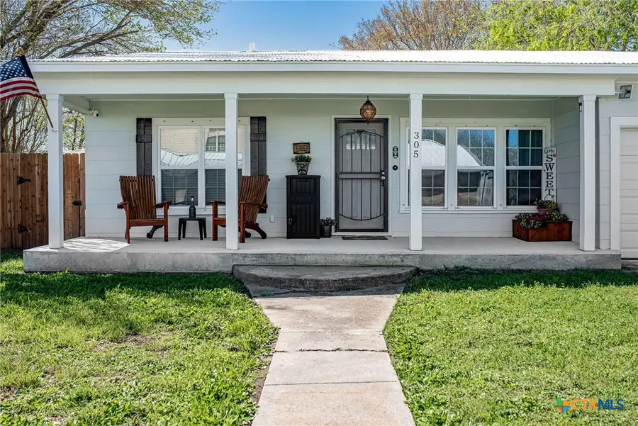 305 W Dallas Avenue, Seadrift, TX 77983 - #2