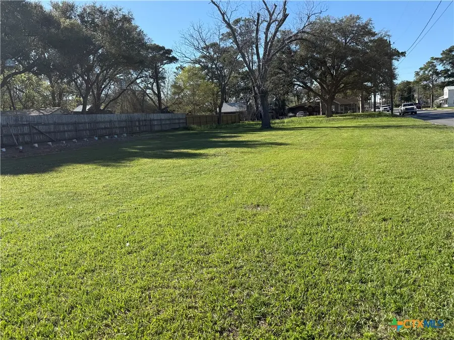 505 S Wells Street, Edna, TX 77957 - #2