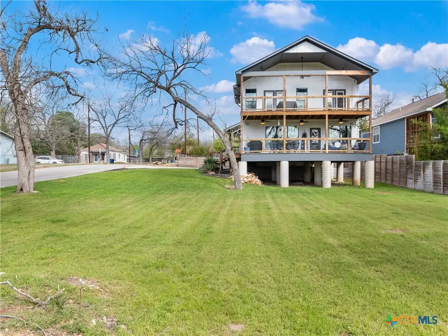 502 E Basel Street, New Braunfels, TX 78130 - #2