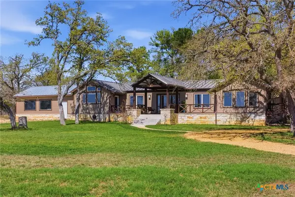 18335 Fm 86, Red Rock, TX 78662