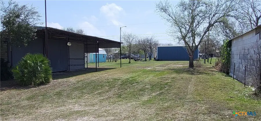 605 W Baltimore Avenue, Seadrift, TX 77983 - #3