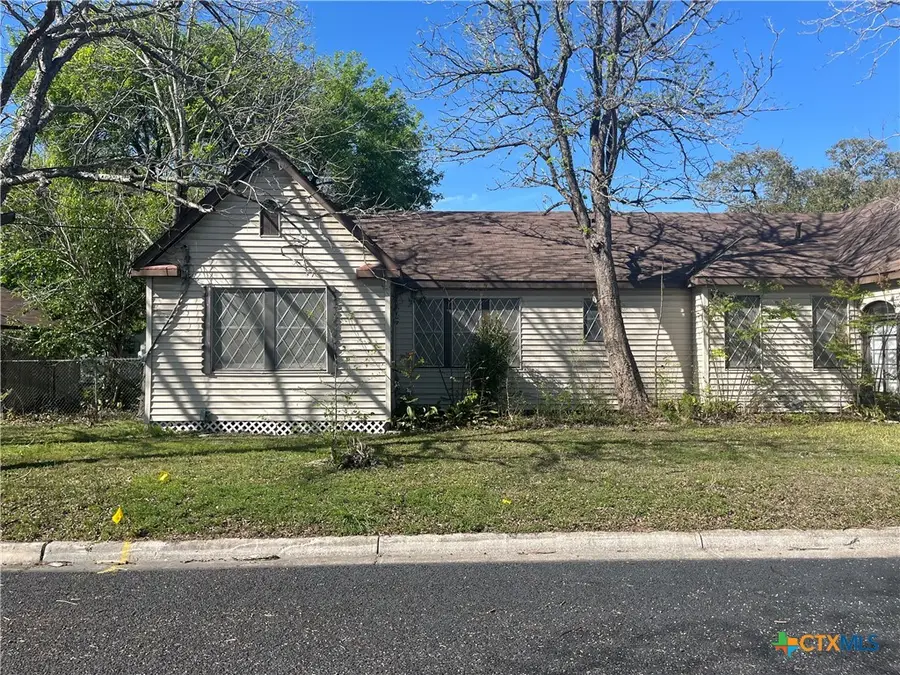 1801 N Goldman Street, Victoria, TX 77901 - #3